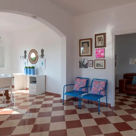 Vakantiehuis Moderne, Frische Familienvilla Allondra *