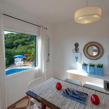 Moderne, Frische Familienvilla Allondra *